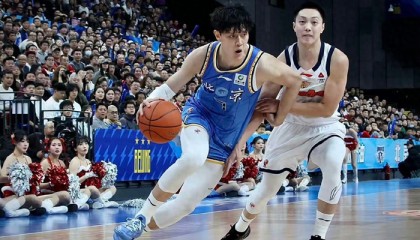 合砍65+19，广东双外援大爆发！杜锋有喜有忧，单靠外援走不远|广东队|北控|萨林杰|萨姆纳|广东男篮_新浪体育_新浪新闻